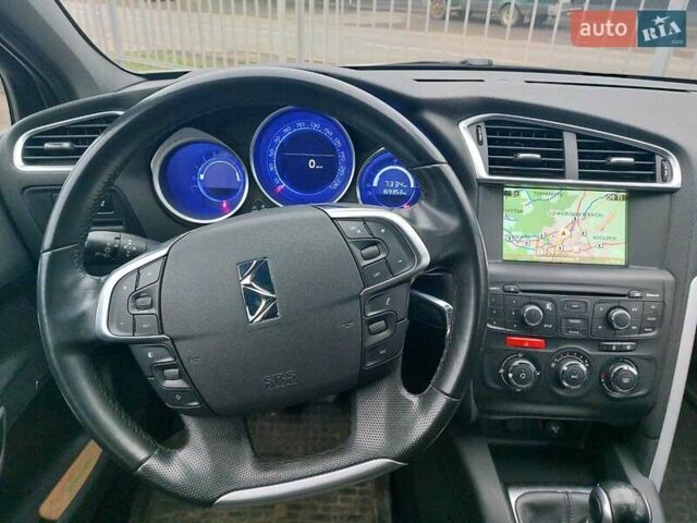 Білий Сітроен ДС4, об'ємом двигуна 1.6 л та пробігом 176 тис. км за 8700 $, фото 7 на Automoto.ua