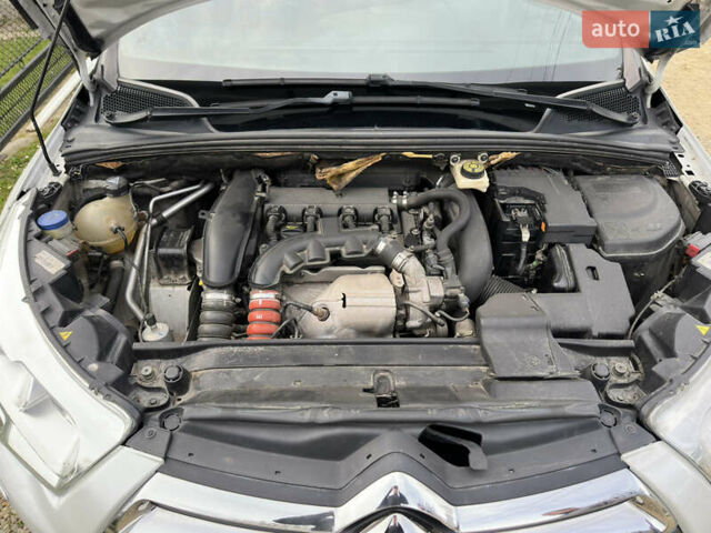 Білий Сітроен ДС4, об'ємом двигуна 1.6 л та пробігом 105 тис. км за 10500 $, фото 13 на Automoto.ua