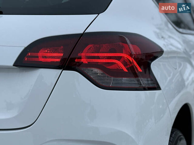 Білий Сітроен ДС4, об'ємом двигуна 1.6 л та пробігом 198 тис. км за 9150 $, фото 28 на Automoto.ua