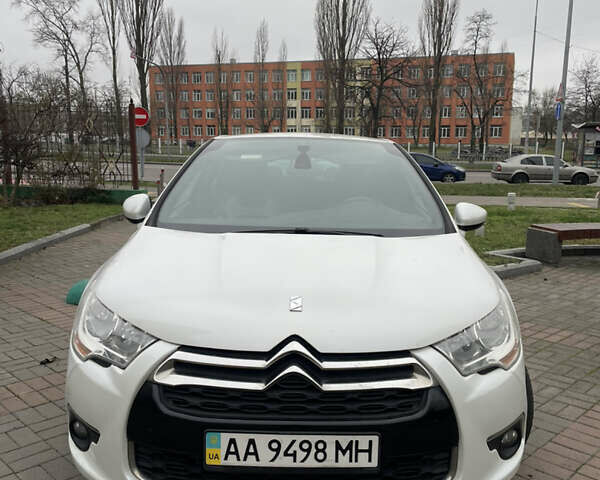 Белый Ситроен ДС4, объемом двигателя 1.6 л и пробегом 96 тыс. км за 8300 $, фото 1 на Automoto.ua