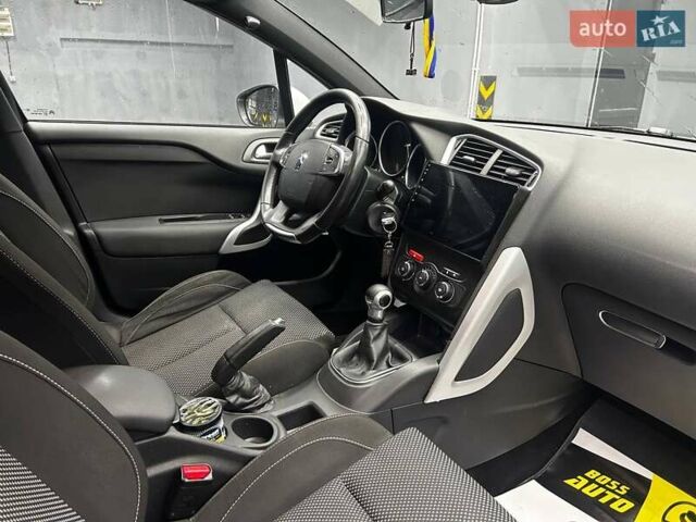 Білий Сітроен ДС4, об'ємом двигуна 1.6 л та пробігом 220 тис. км за 7200 $, фото 15 на Automoto.ua