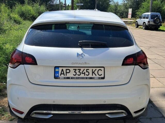 Білий Сітроен ДС4, об'ємом двигуна 1.6 л та пробігом 220 тис. км за 4500 $, фото 2 на Automoto.ua