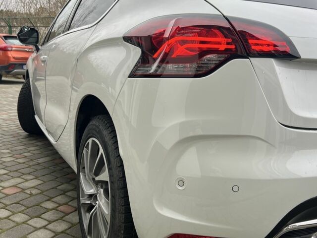 Білий Сітроен ДС4, об'ємом двигуна 1.6 л та пробігом 187 тис. км за 11000 $, фото 7 на Automoto.ua