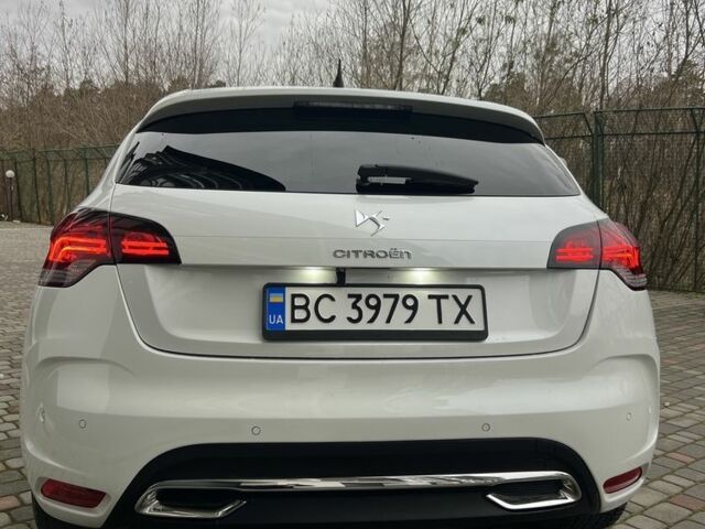 Білий Сітроен ДС4, об'ємом двигуна 1.6 л та пробігом 187 тис. км за 11000 $, фото 5 на Automoto.ua