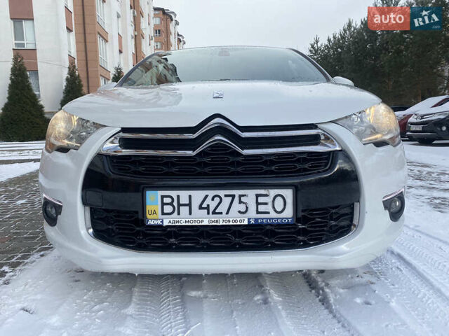 Білий Сітроен ДС4, об'ємом двигуна 2 л та пробігом 119 тис. км за 9800 $, фото 6 на Automoto.ua