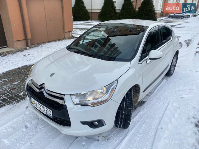 Білий Сітроен ДС4, об'ємом двигуна 2 л та пробігом 119 тис. км за 9800 $, фото 3 на Automoto.ua