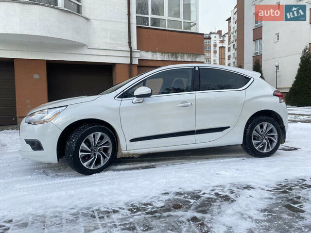 Білий Сітроен ДС4, об'ємом двигуна 2 л та пробігом 119 тис. км за 9800 $, фото 1 на Automoto.ua