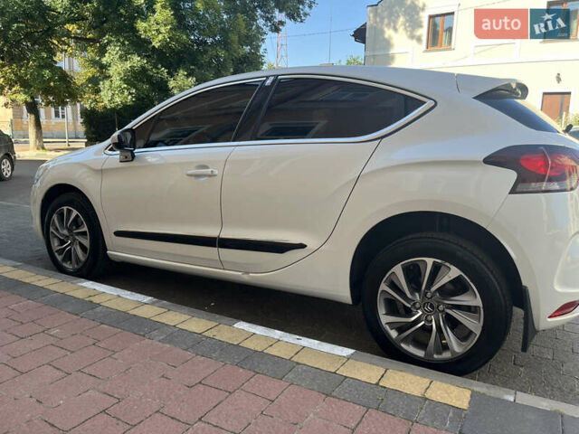 Білий Сітроен ДС4, об'ємом двигуна 2 л та пробігом 228 тис. км за 12400 $, фото 10 на Automoto.ua