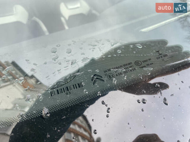 Білий Сітроен ДС4, об'ємом двигуна 2 л та пробігом 119 тис. км за 9800 $, фото 20 на Automoto.ua