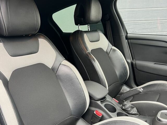 Білий Сітроен ДС4, об'ємом двигуна 1.6 л та пробігом 187 тис. км за 11000 $, фото 13 на Automoto.ua