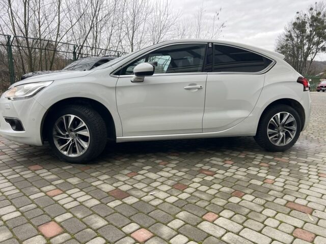 Білий Сітроен ДС4, об'ємом двигуна 1.6 л та пробігом 187 тис. км за 11000 $, фото 10 на Automoto.ua