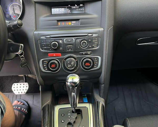 Белый Ситроен ДС4, объемом двигателя 2 л и пробегом 228 тыс. км за 11900 $, фото 22 на Automoto.ua
