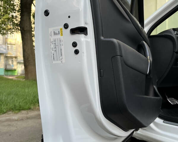 Белый Ситроен ДС4, объемом двигателя 2 л и пробегом 228 тыс. км за 11900 $, фото 17 на Automoto.ua