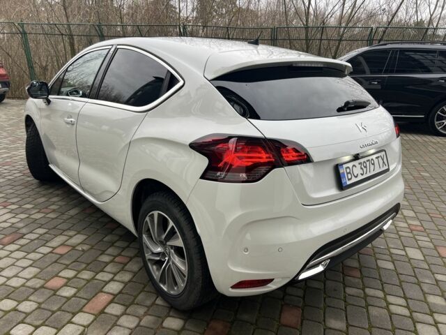 Білий Сітроен ДС4, об'ємом двигуна 1.6 л та пробігом 187 тис. км за 11000 $, фото 1 на Automoto.ua