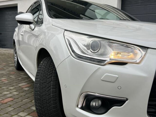 Білий Сітроен ДС4, об'ємом двигуна 1.6 л та пробігом 187 тис. км за 11000 $, фото 8 на Automoto.ua