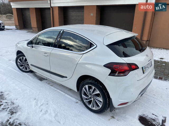 Білий Сітроен ДС4, об'ємом двигуна 2 л та пробігом 119 тис. км за 9800 $, фото 8 на Automoto.ua