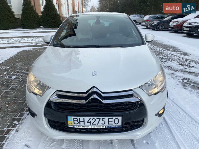 Білий Сітроен ДС4, об'ємом двигуна 2 л та пробігом 119 тис. км за 9800 $, фото 5 на Automoto.ua