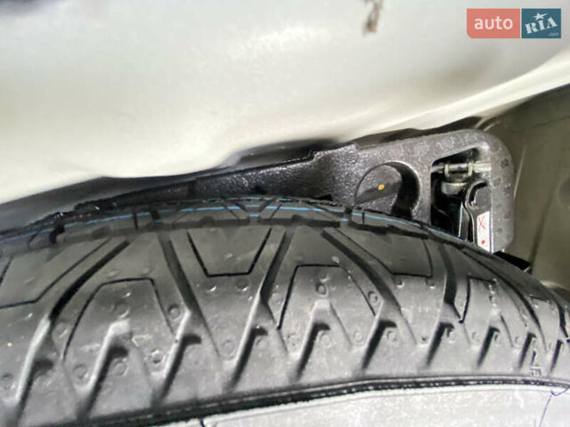 Білий Сітроен ДС4, об'ємом двигуна 2 л та пробігом 119 тис. км за 9800 $, фото 27 на Automoto.ua