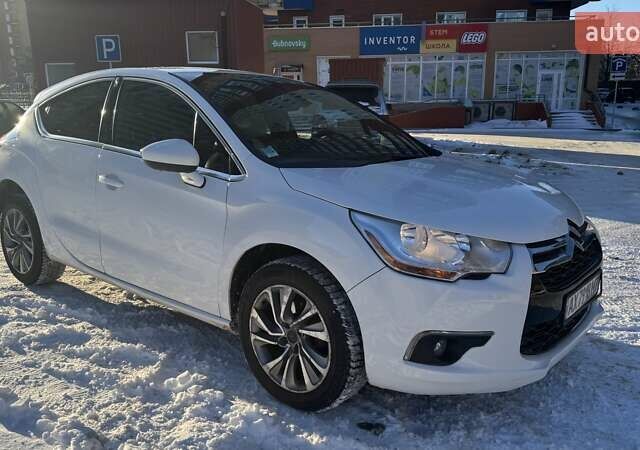 Белый Ситроен ДС4, объемом двигателя 1.6 л и пробегом 187 тыс. км за 9500 $, фото 7 на Automoto.ua