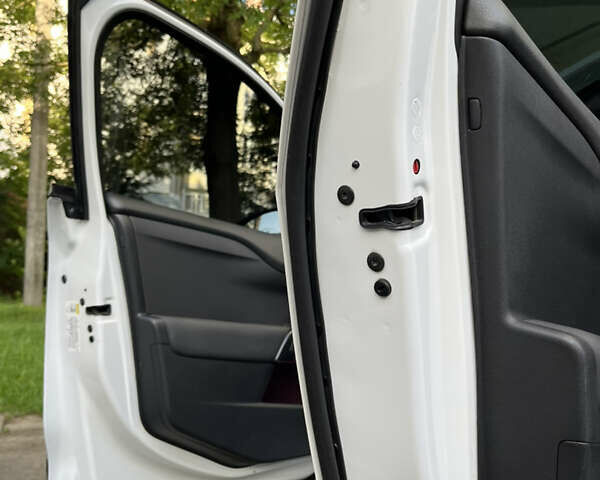 Белый Ситроен ДС4, объемом двигателя 2 л и пробегом 228 тыс. км за 11900 $, фото 29 на Automoto.ua