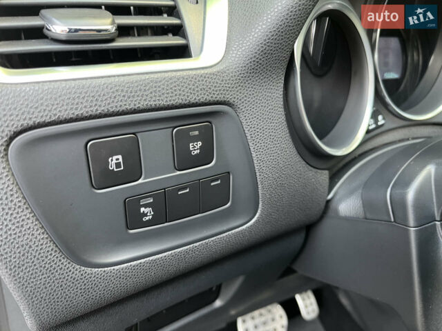 Білий Сітроен ДС4, об'ємом двигуна 2 л та пробігом 228 тис. км за 11600 $, фото 39 на Automoto.ua