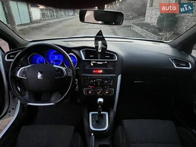 Білий Сітроен ДС4, об'ємом двигуна 1.6 л та пробігом 196 тис. км за 8500 $, фото 22 на Automoto.ua