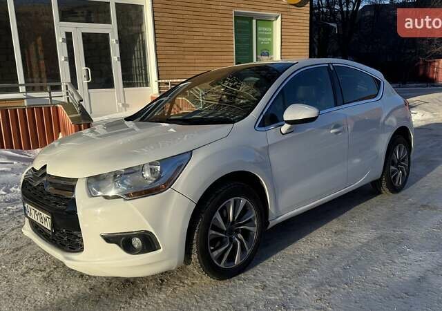 Белый Ситроен ДС4, объемом двигателя 1.6 л и пробегом 187 тыс. км за 9500 $, фото 1 на Automoto.ua