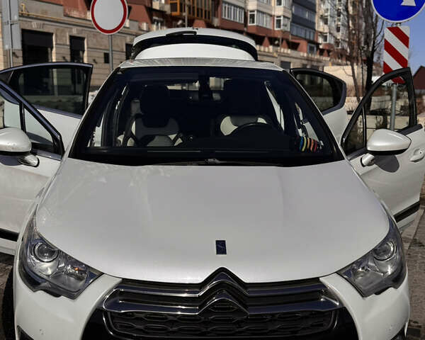 Білий Сітроен ДС4, об'ємом двигуна 2 л та пробігом 160 тис. км за 12000 $, фото 7 на Automoto.ua