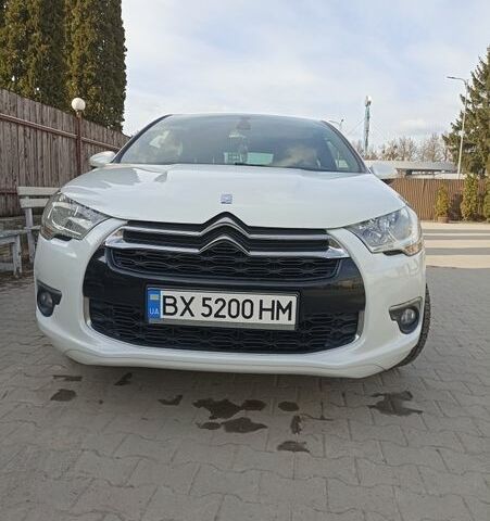 Белый Ситроен ДС4, объемом двигателя 2 л и пробегом 214 тыс. км за 8600 $, фото 4 на Automoto.ua