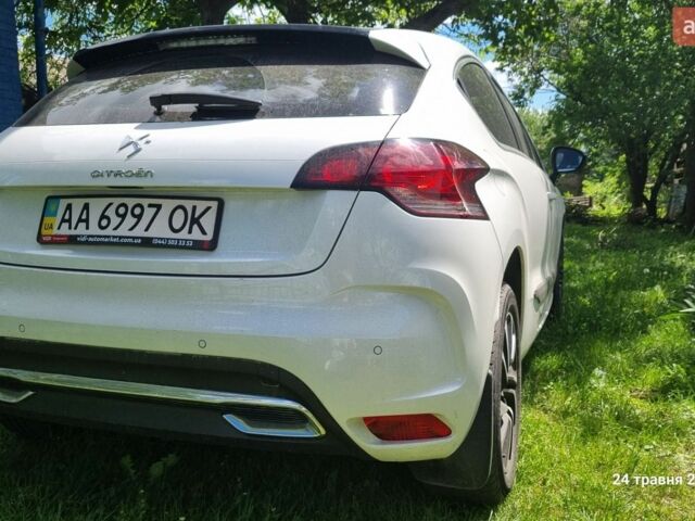 Білий Сітроен ДС4, об'ємом двигуна 2 л та пробігом 117 тис. км за 13200 $, фото 3 на Automoto.ua