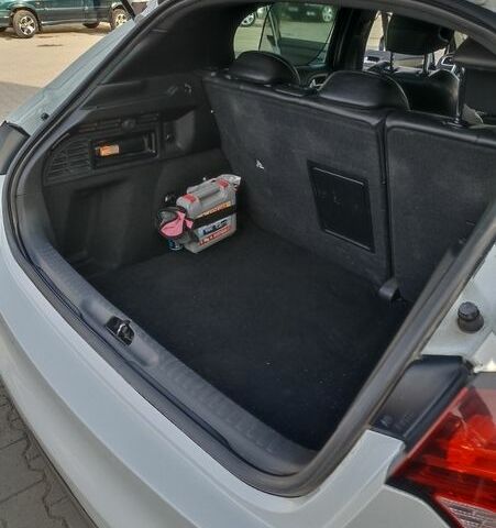 Білий Сітроен ДС4, об'ємом двигуна 2 л та пробігом 214 тис. км за 9300 $, фото 25 на Automoto.ua