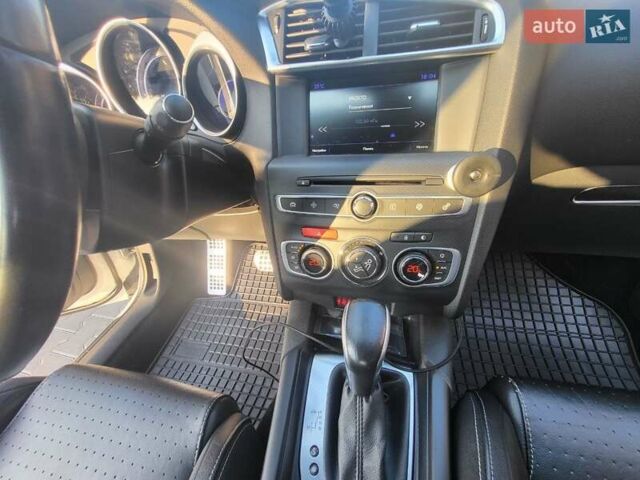 Білий Сітроен ДС4, об'ємом двигуна 2 л та пробігом 79 тис. км за 15300 $, фото 19 на Automoto.ua