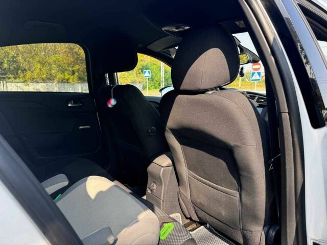 Білий Сітроен ДС4, об'ємом двигуна 1.6 л та пробігом 182 тис. км за 12900 $, фото 8 на Automoto.ua