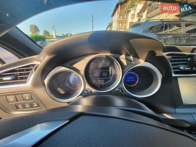 Білий Сітроен ДС4, об'ємом двигуна 2 л та пробігом 79 тис. км за 15300 $, фото 24 на Automoto.ua