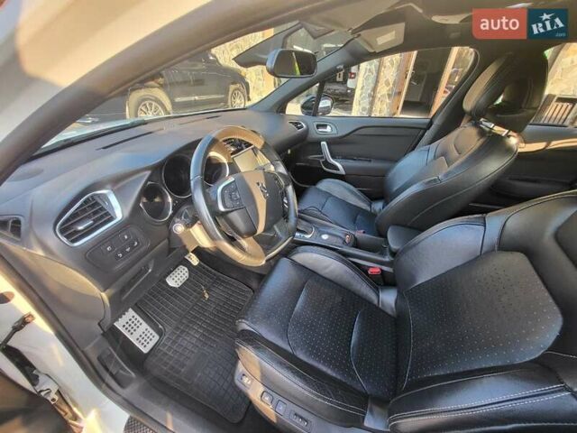 Білий Сітроен ДС4, об'ємом двигуна 2 л та пробігом 79 тис. км за 15300 $, фото 25 на Automoto.ua