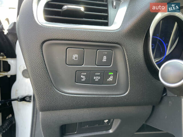 Білий Сітроен ДС4, об'ємом двигуна 2 л та пробігом 178 тис. км за 14700 $, фото 12 на Automoto.ua