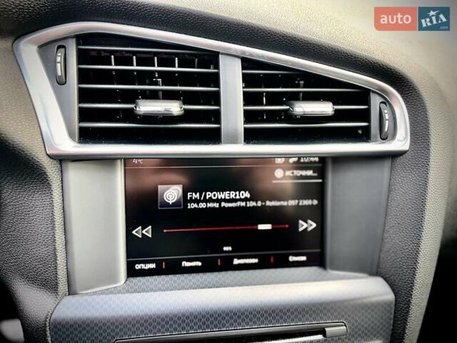 Белый Ситроен ДС4, объемом двигателя 2 л и пробегом 115 тыс. км за 13500 $, фото 27 на Automoto.ua