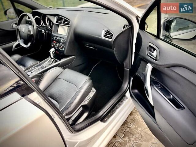 Белый Ситроен ДС4, объемом двигателя 2 л и пробегом 115 тыс. км за 13500 $, фото 20 на Automoto.ua