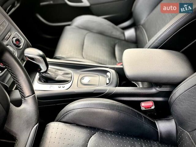 Белый Ситроен ДС4, объемом двигателя 2 л и пробегом 115 тыс. км за 13500 $, фото 11 на Automoto.ua