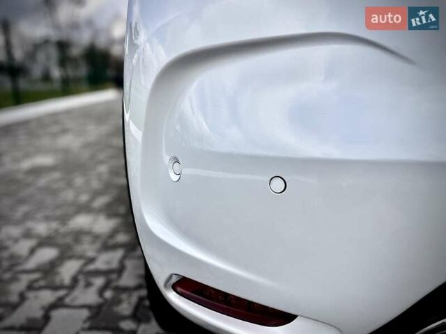 Белый Ситроен ДС4, объемом двигателя 2 л и пробегом 115 тыс. км за 13500 $, фото 23 на Automoto.ua