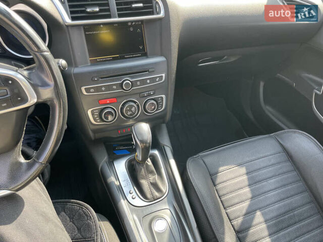 Білий Сітроен ДС4, об'ємом двигуна 2 л та пробігом 178 тис. км за 14700 $, фото 10 на Automoto.ua