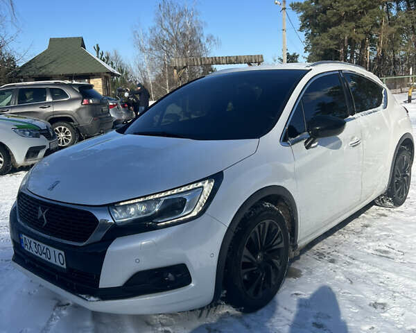 Белый Ситроен ДС4, объемом двигателя 2 л и пробегом 74 тыс. км за 14000 $, фото 7 на Automoto.ua