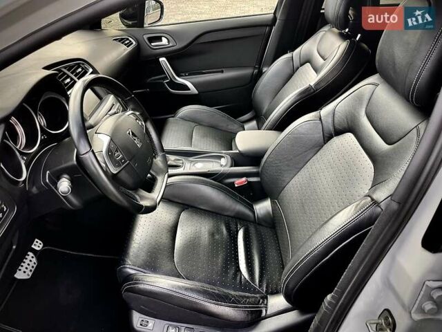 Белый Ситроен ДС4, объемом двигателя 2 л и пробегом 115 тыс. км за 13500 $, фото 9 на Automoto.ua