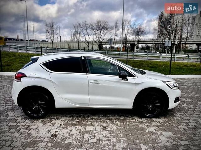 Белый Ситроен ДС4, объемом двигателя 2 л и пробегом 115 тыс. км за 13500 $, фото 8 на Automoto.ua