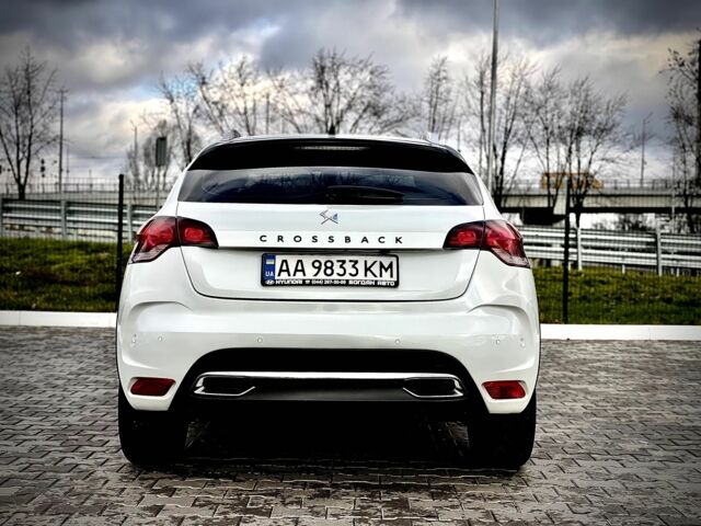 Белый Ситроен ДС4, объемом двигателя 2 л и пробегом 115 тыс. км за 13500 $, фото 4 на Automoto.ua