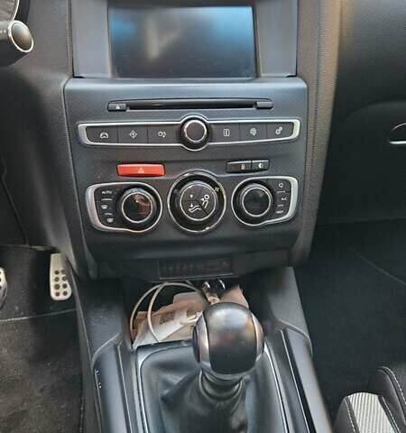 Черный Ситроен ДС4, объемом двигателя 1.56 л и пробегом 270 тыс. км за 9400 $, фото 27 на Automoto.ua