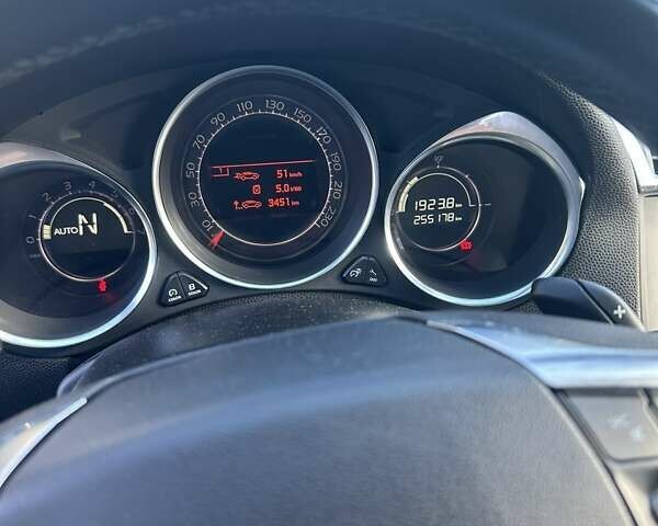 Черный Ситроен ДС4, объемом двигателя 1.6 л и пробегом 255 тыс. км за 8700 $, фото 7 на Automoto.ua