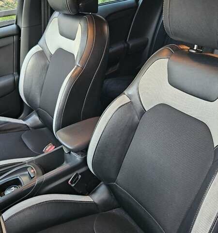 Черный Ситроен ДС4, объемом двигателя 1.56 л и пробегом 270 тыс. км за 9400 $, фото 33 на Automoto.ua