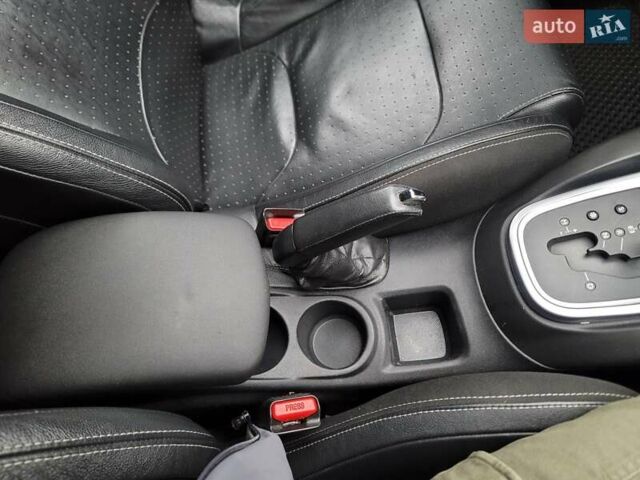 Черный Ситроен ДС4, объемом двигателя 1.6 л и пробегом 164 тыс. км за 8500 $, фото 14 на Automoto.ua