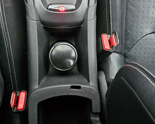 Чорний Сітроен ДС4, об'ємом двигуна 1.6 л та пробігом 180 тис. км за 9300 $, фото 23 на Automoto.ua